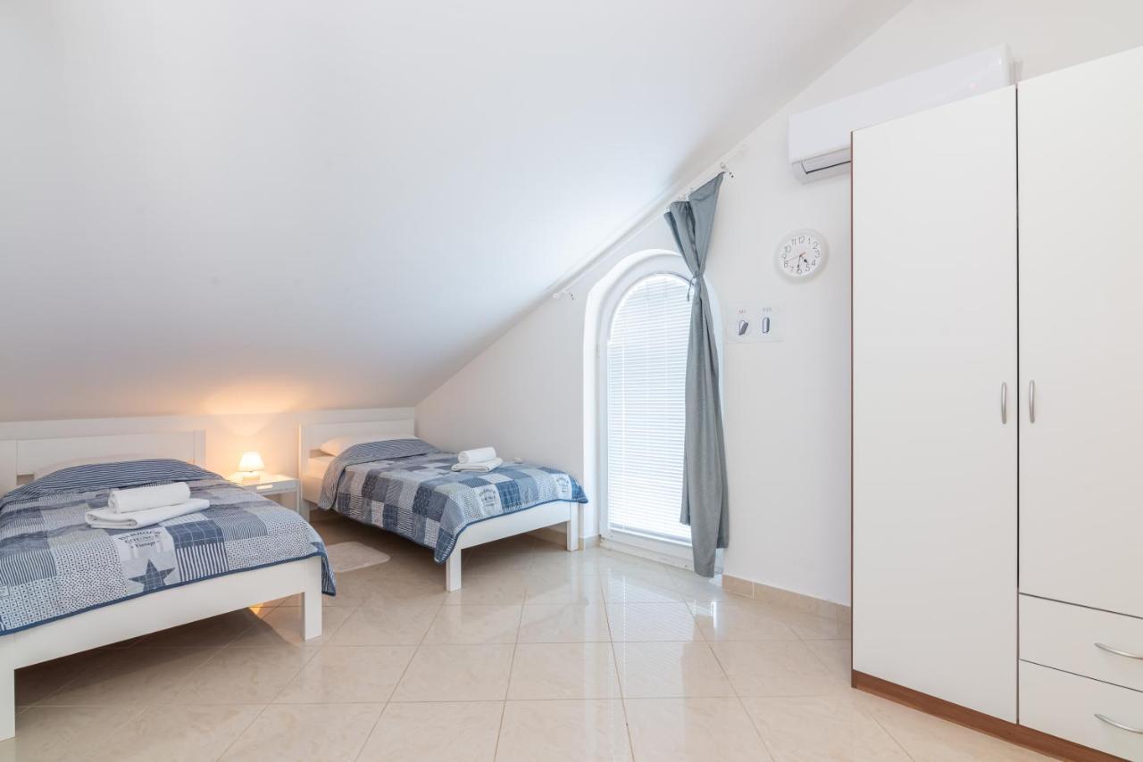 Apartment Mimoza 5, Baska, Krk Exteriér fotografie